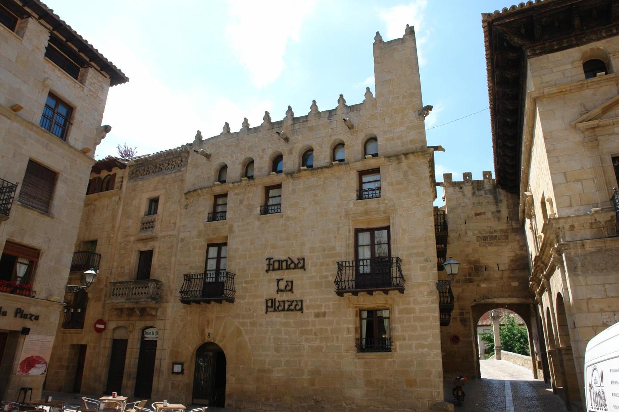 Hotel Fonda La Plaza Valderrobres Exterior foto